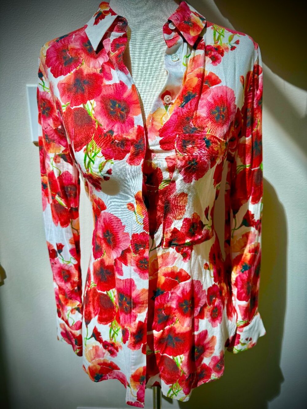 Gorgeous Haute Hippie White Blouse with Red, Pink, Orange Poppy Print, Small - Picture 2 of 9